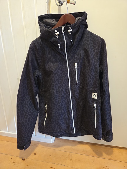 Product image 1 of 5