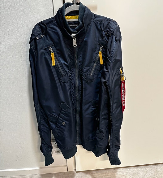 Product image 1 of 4