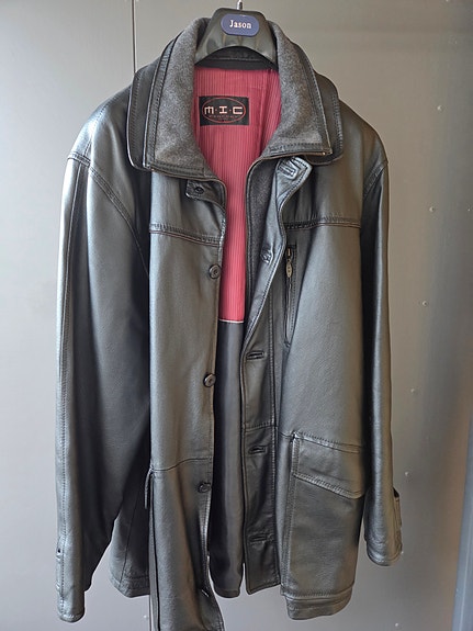 Product image 1 of 2