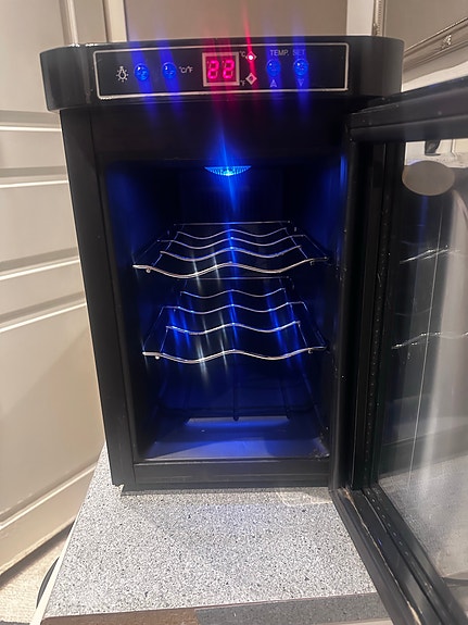 Product image 1 of 6