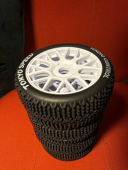 Product image 1 of 3