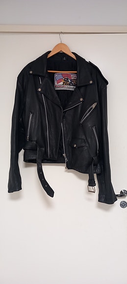 Product image 1 of 2