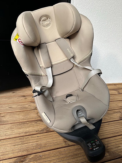 Product image 1 of 3