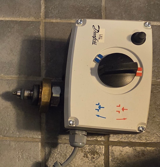 Product image 1 of 2