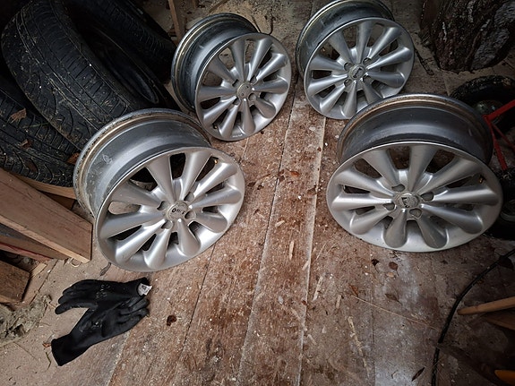 Product image 1 of 3