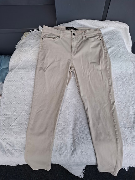Product image 1 of 8