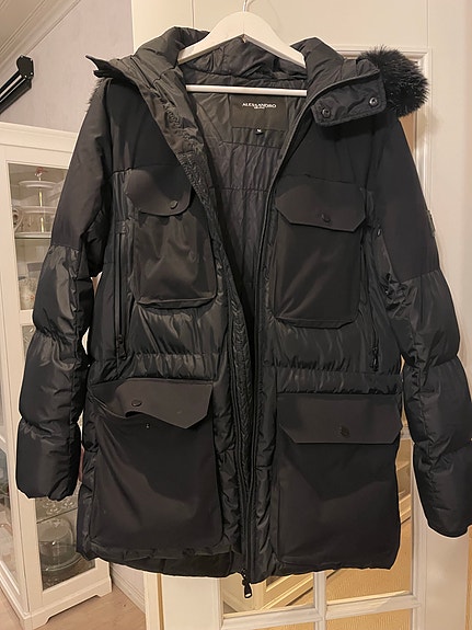 Product image 1 of 8