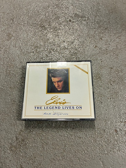 Product image 1 of 2