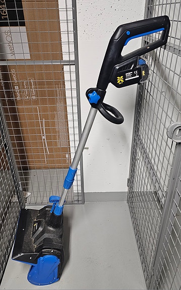 Product image 1 of 2