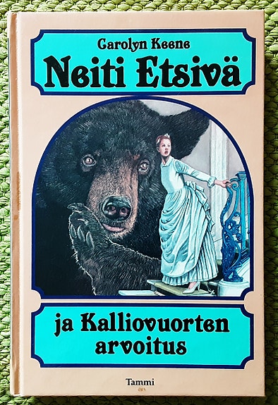 Neiti Etsivä -kirjoja