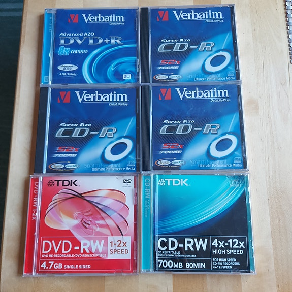 DVD-RW, DVD+R ja CD-R levyjä