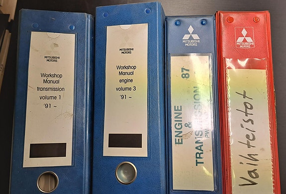 Mitsubishi korjaamokirja