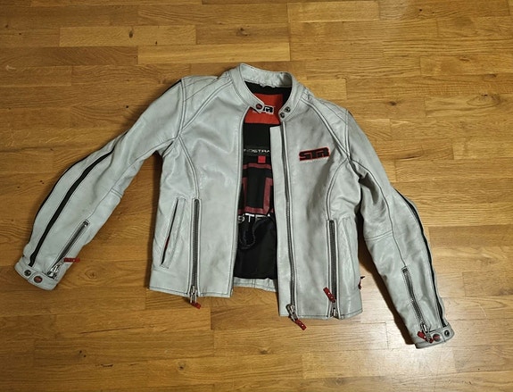 Product image 1 of 4